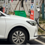 暴雨来袭，新能源汽车可以涉水行驶吗？
