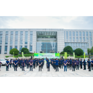 视频 | 匠心越山海！中联重科工程起重机启动2024年全球服务万里行