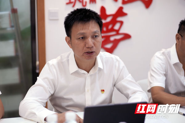 湖南省财信科技小额贷款有限公司董事长甘文彬介绍企业经营情况。