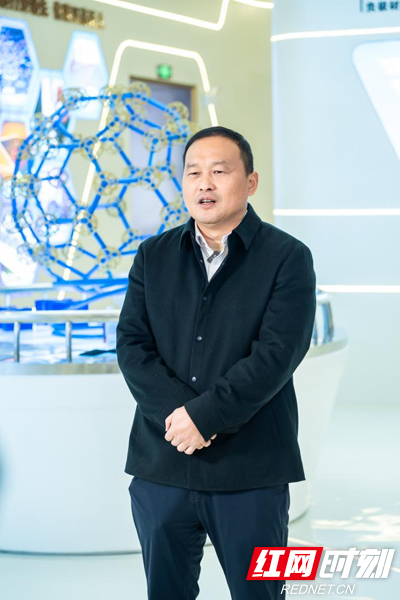 日前，由中共湖南省委金融委员会办公室指导，红网联合湖南省融资担保协会，共同推出“融担湘军力量”系列报道，聚焦深入园区企业，与湖湘经济发展同频共振的融担力量。近日，融担“湘军”进园区调研活动走进湖南金阳烯碳新材料股份有限公司，该公司董事长刘建忠接受红网时刻新闻记者采访。