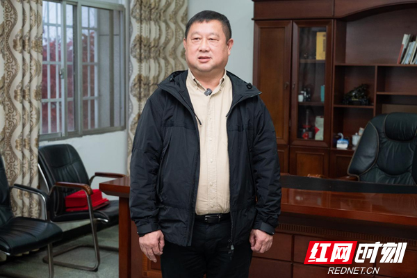 融担“湘军”进园区调研活动走进浏阳市盛虹国泰烟花制造有限公司，该公司董事长兼总经理胡呈辉接受红网时刻新闻记者采访。