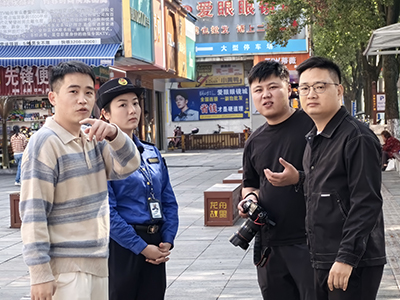 027 汨罗城管：柔性劝导西瓜摊引全网点赞.jpg