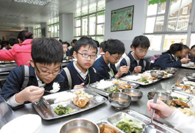 世界粮食计划署呼吁扩大学校供餐
