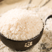 泰国称不会暂停大米出口 目前正受益于印度的出口禁令