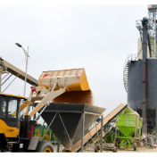 迎战连阴雨，秋收秋种抓好“抢”和“保”