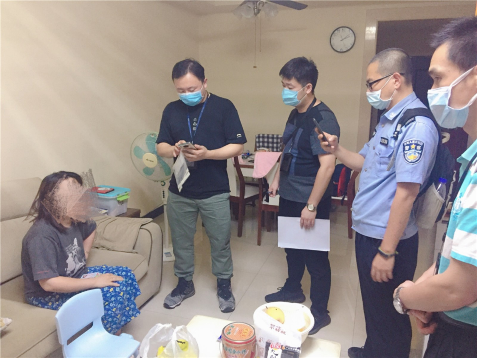 打击某水产品走私案抓捕现场.jpg