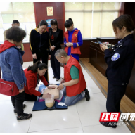 心唤醒·生命课堂“救”在身边， 急救知识普及培训走进火焰社区