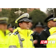 交通民警曹永新：把工作当作挚爱的事业