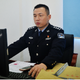 胡高峰：红与黑的较量