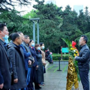缅怀先烈 敬献花篮 湖南水电职院开展清明祭奠活动