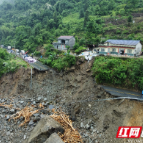 多条公路阻断 省交通运输厅派工作组赴石门指导抢险保通