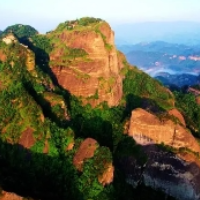 从“靠山吃山，靠水吃水”到“靠山护山，靠水护水” 新宁县崀山探索景村互融