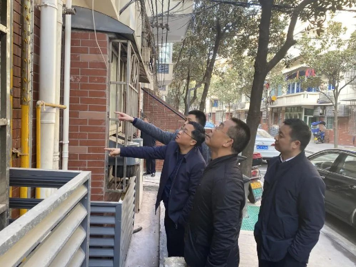 易小林带队调研长沙市城镇老旧小区改造工作