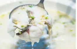 “耳朵吃菜”：冲浪鳜鱼片