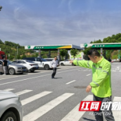 “五一”假期第二日：干杉路产养护管理工作人员坚守一线 暖心服务保畅通