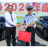 娄底：高温送清凉 警民同心共护平安高速路