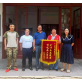 考试包不慎遗忘公交车上 “上梅红”志愿者紧急帮忙寻回