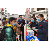 涟源市税务局送法下乡：猜灯谜学税法 欢度元宵开新春