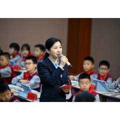 以心育心者——记娄底市星星实验学校“四有”教师龚巧玉