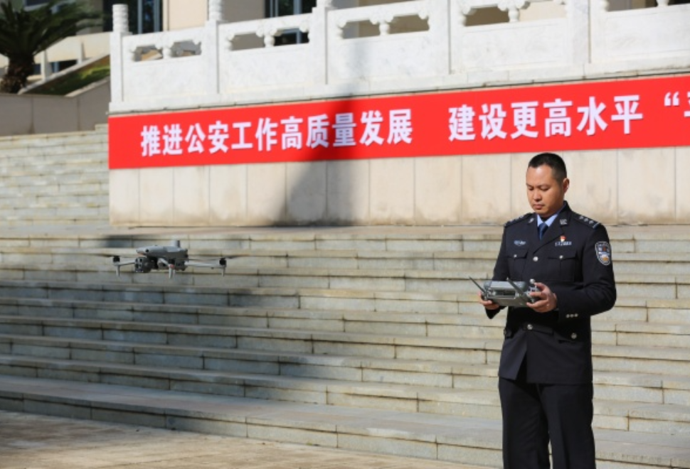 平凡岗·平安盾⑧｜“云上智探”刘立：以数据为剑，守护双峰平安