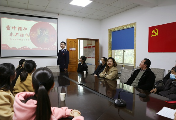 株洲芦淞税务：支部共建学雷锋  志愿服务送春风