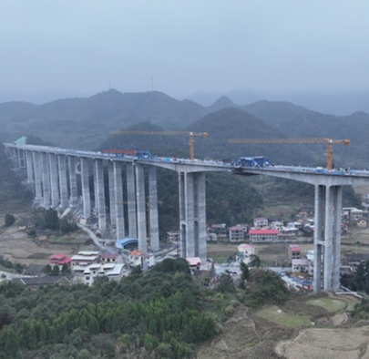 永新高速三渡水大桥全幅合龙 项目全线贯通
