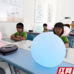 “家门口”探索科技世界 “零距离”感受科技魅力