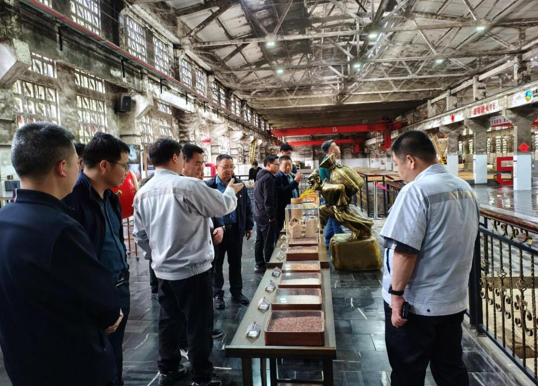 当“精准计量”遇上“馥郁香型”！ 这场走进酒鬼酒的“技术问诊”亮了