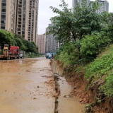 湘潭市雨湖区九华街道“汛”速行动，迎战暴雨！