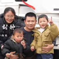货车司机邵辉：“助”千万人团圆，等一刻钟相见