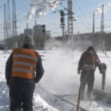 告别铁锹时代 高科技设备助力铁路高效除雪