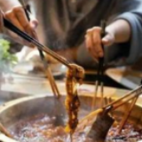 职工干部带头“下馆子”不应形式主义