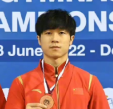 杨家兴体操亚锦赛一金一铜 跳马贡献全队最高分