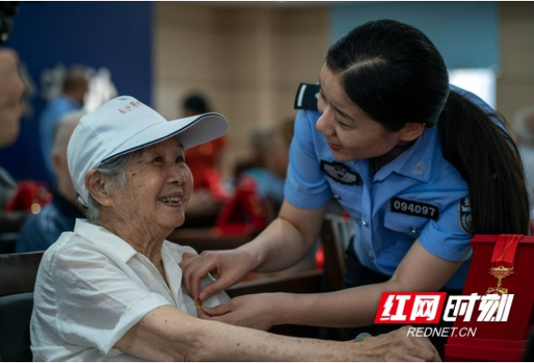 老骥伏枥永葆初心：长铁公安举行“光荣在党50年”纪念章颁发仪式