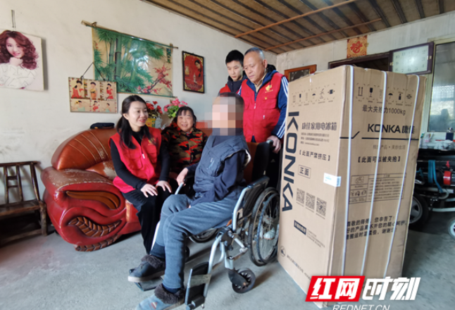 长沙县：独居老人的“微心愿”，党员志愿者共同来“点亮”