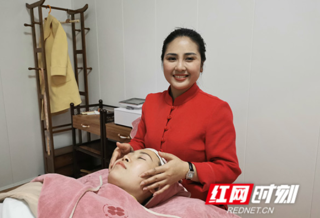 人物故事丨从工厂小妹到美的传播者 肖莎用“她”力量护航“她”健康