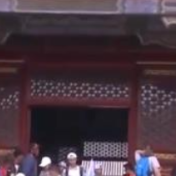 暑期旅游市场火爆 多地景区客流量保持高位运行