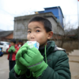 蒙牛关注中小学生营养强化 助力全面小康社会建设