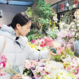 注重仪式感 悦己消费拉动“她经济”