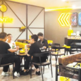 游戏“大战” 年轻人青睐的夏日消遣