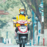 多平台试点取消超时罚款，外卖骑手管理开启新模式