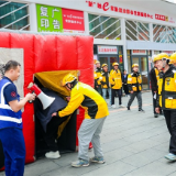 外卖骑手变身安全“移动哨兵” 美团联合长沙消防开展安全日活动