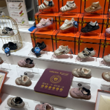 一双学步鞋卖上千元，是“育儿焦虑”还是“物超所值”