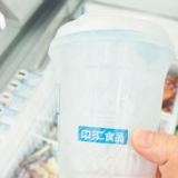 从冰杯到袋装冰 长沙各大商超、便利店、茶饮店纷纷抢滩市场