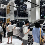 蔚来官宣全国门店推迟闭店时间 全新ES8首日试驾已排至凌晨