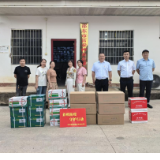 中华财险邵阳中支联同邵东支公司开展防疫物资捐赠暨金融知识下乡活动