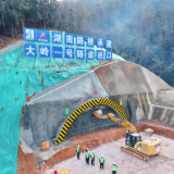 长赣高铁控制性工程大岭一号隧道启动机械化全面施工
