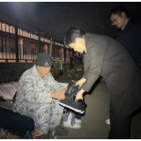严寒街头涌动暖心暖流 长沙市民政局开展低温雨雪天气专项救助行动
