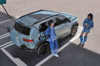 方程豹钛3闪充版上市 三电系统大幅升级 15万值不值得冲？