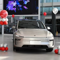 老车主试驾Model Y L:从“驾驶者之车”到“全能家庭伙伴”